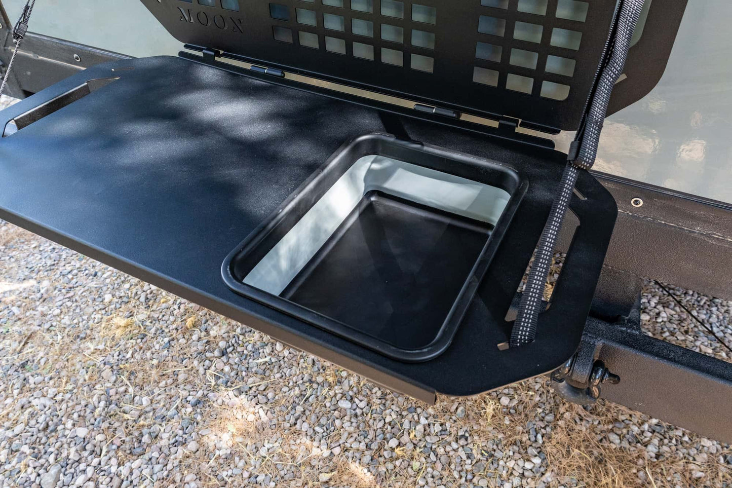mo-surface-with-sink-*